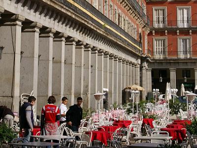 Thursday 6 April, 2006  Not surprisingly, the inquisition was used to expropriate (steal) the property of heretics. In the square today, there are no more fun things like public humiliations or hangings. The area instead is given over to restaurants and shopping.