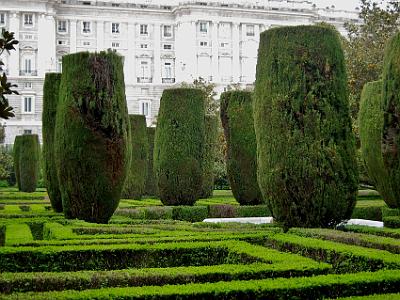 Thursday 6 April, 2006  The gardens were built by a chap called Sabatini in the 18th century and were built on the site of the royal stables.