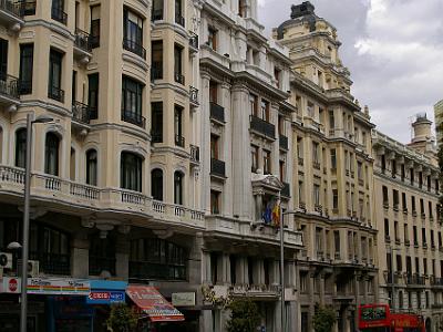 Friday 7 April, 2006  Gran Via saw its origins in the early 20th century. It was necessary to connect the Cibels area with the expanding Arguelles district to the west. To do this it was necessary to open a way through clustered, crowded houses.