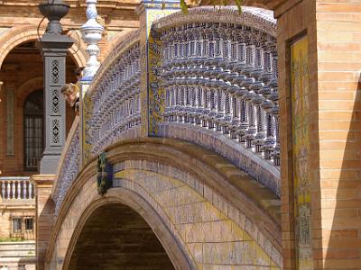 Friday 24 March, 2006  The moat  is crossed by four bridges that represent the four original kingdoms of Spain: Castile, Aragon, Navarre and Galicia (Portugal).