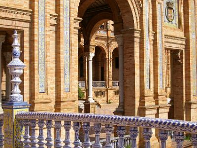 Friday 24 March, 2006  Plaza de España was used as the "Cairo Great Britain Army Headquarters" for the movie Lawrence of Arabia.