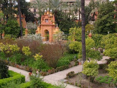 Sunday 26 March, 2006  Also from the top, looking to the right is the entrance to the Jardin Inglés (English gardens). These gardens are modelled on those of the British Isles from the 18th Century.