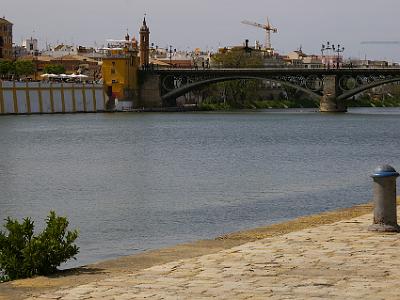 Sunday 26 March, 2006  The Triana's Bridge was built between 1847 and 1852 and it's the oldest of the bridges that cross the Guadalquivir.  It took its name from the Triana area, one of the neighbourhoods of Seville.