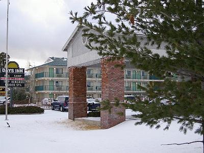 Friday 10 March, 2006  There are two Day's Inns in Flagstaff. We got it right the second time.