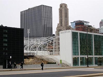 Monday 20 March, 2006  The Harris Theater for Music and Dance in E Randolph. The Pittsfield building in the rear was once Chicago's tallest building. The Mid Continental Plaza is the box to its left and the top 15 floors are being converted into apartments.